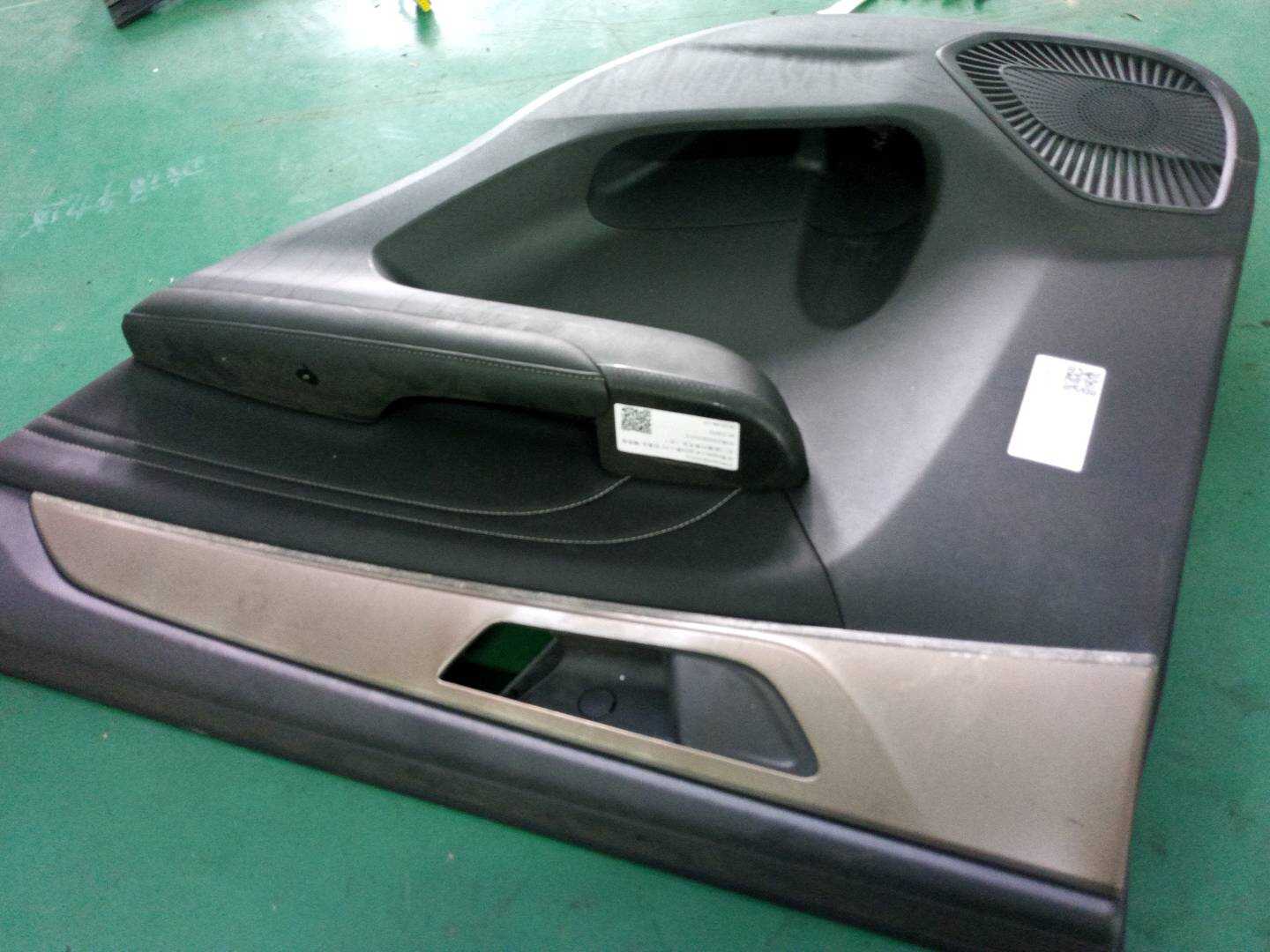 6202200XKZ0YA 右后门内饰板总成 N