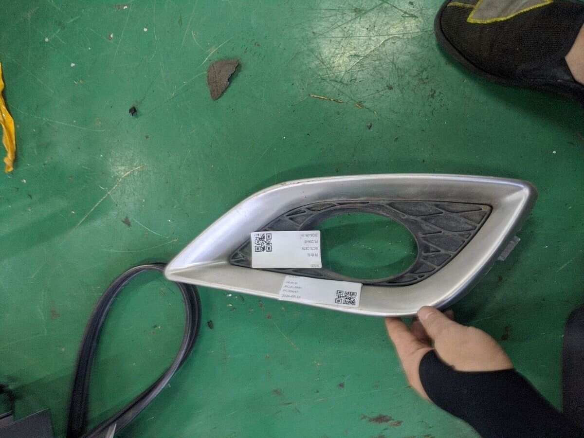 A2518851923 前保险杠格栅(左)前雾灯护罩(左)