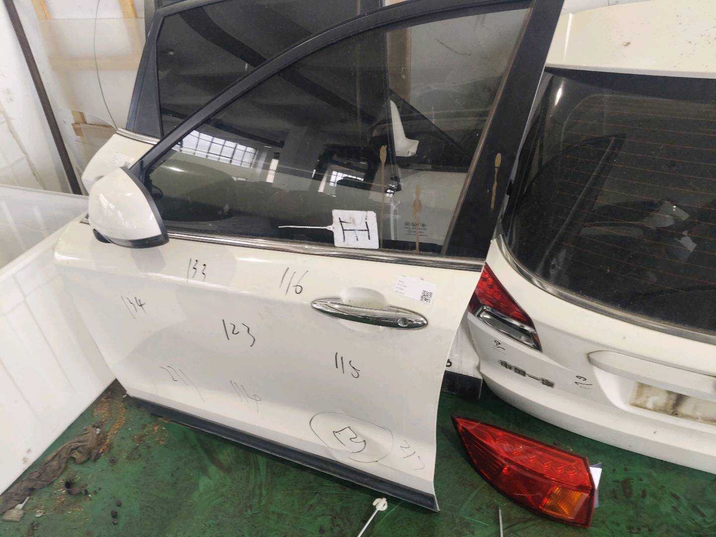 5CA059020M3 前门壳(左)