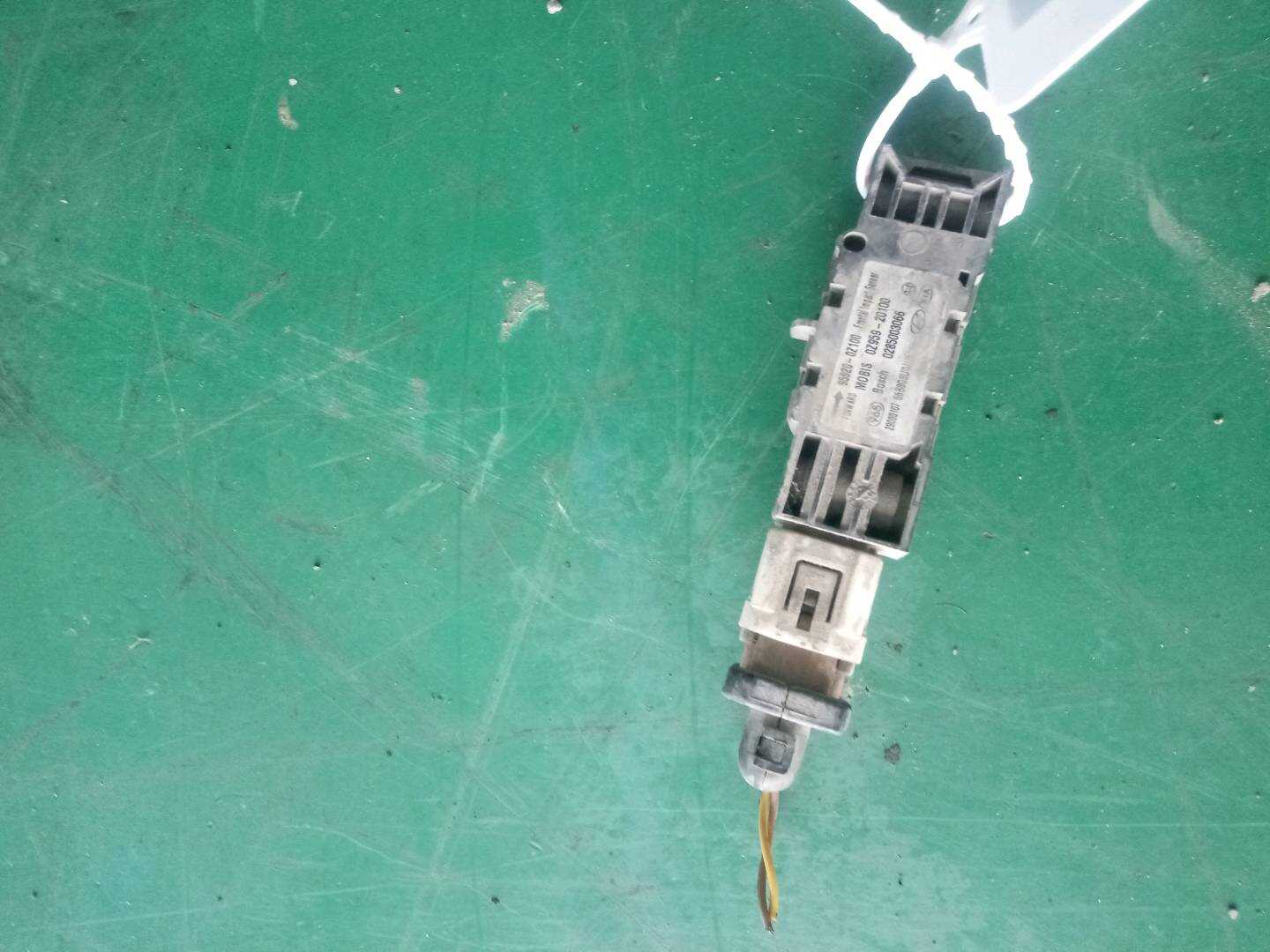 959200Z100 前气囊传感器（左）