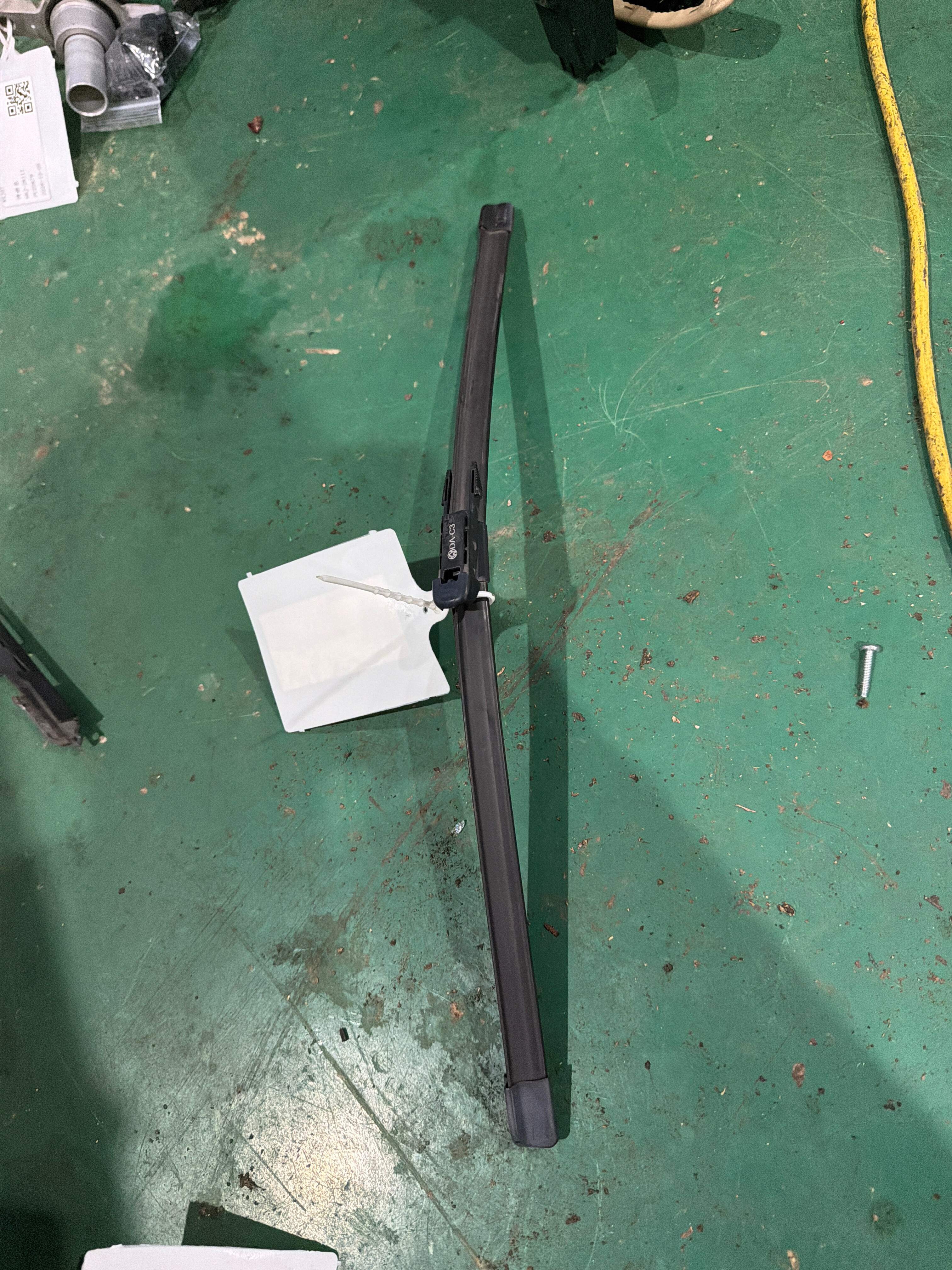 C2Z2269 Front Windshield Wiper Blade, Right