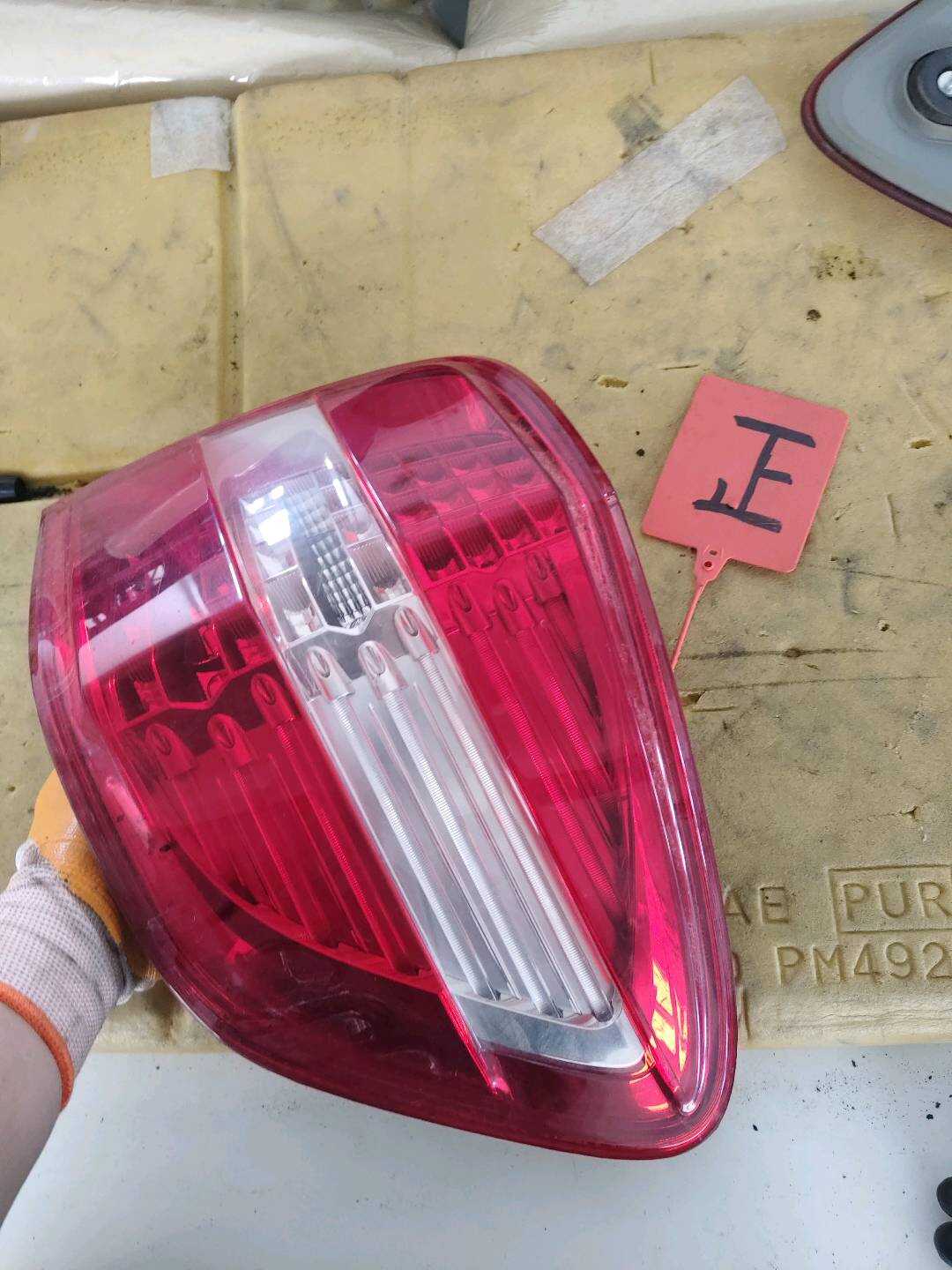 A1649064300 尾灯总成（右）