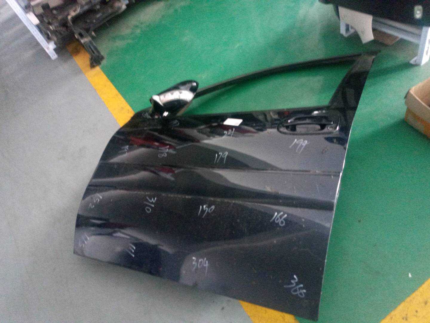 93732494 前门壳(左)
