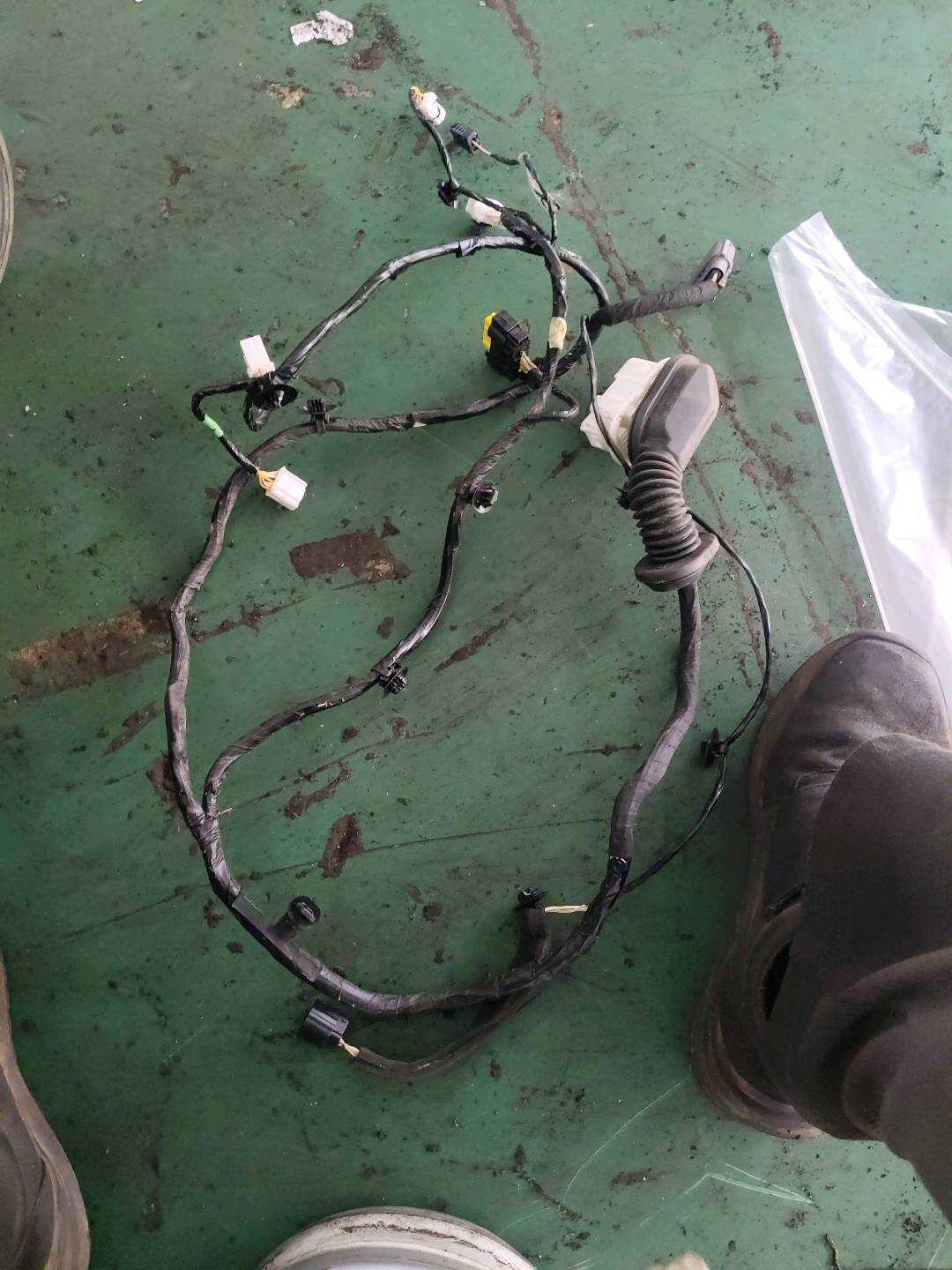 B012170 Front Left Door Wiring Harness