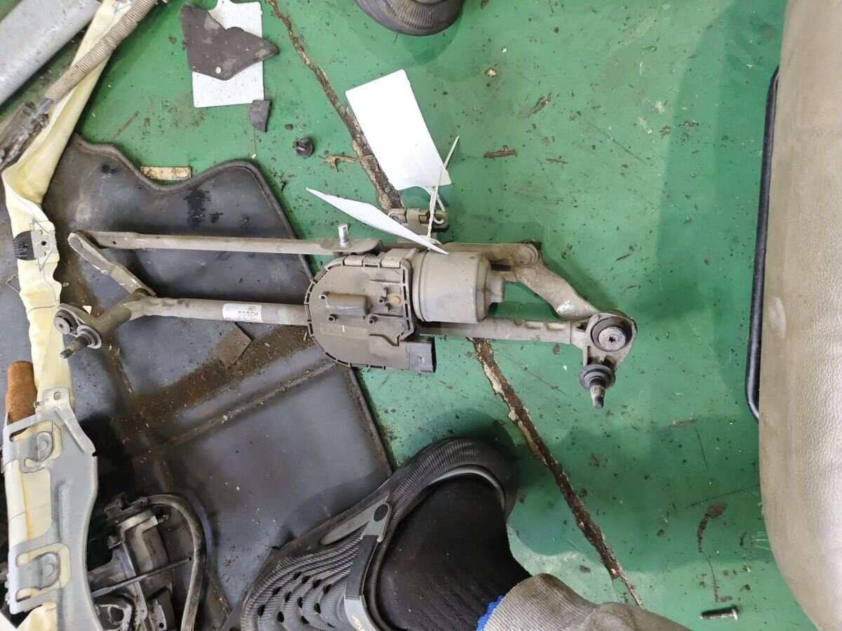 5K1955119 Front Windshield Wiper Motor