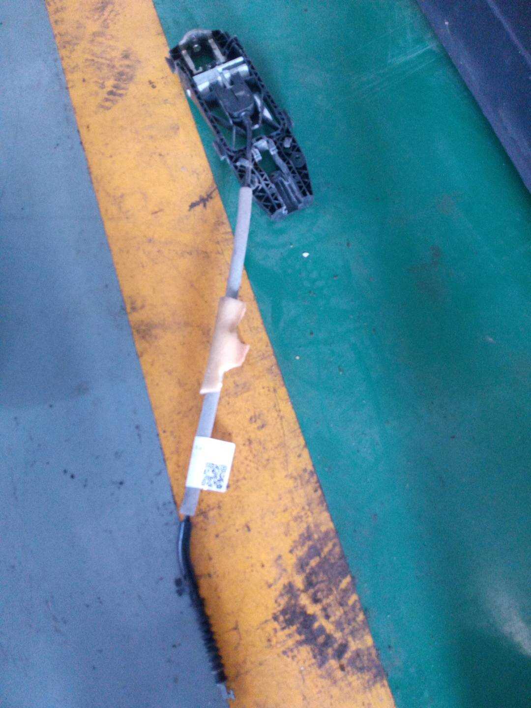 L5KD837885A 前门外拉手固定框(左)