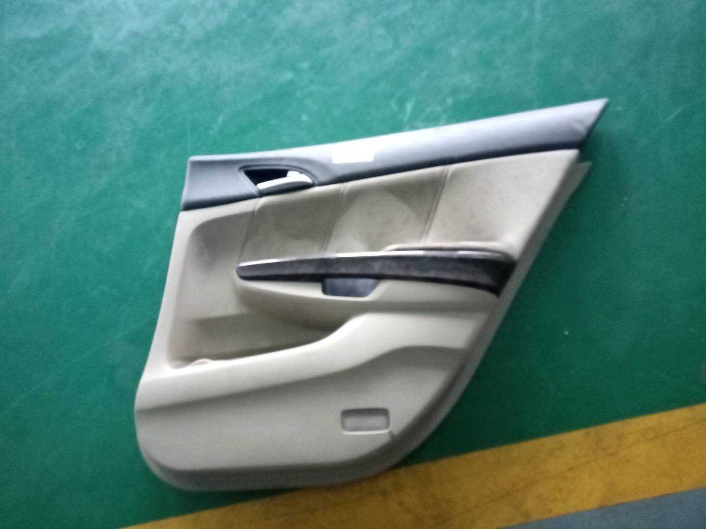 676300N010A2 后门内饰板（右）