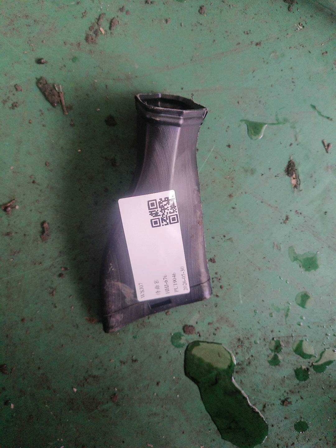 9677389380 地板风道（右后）