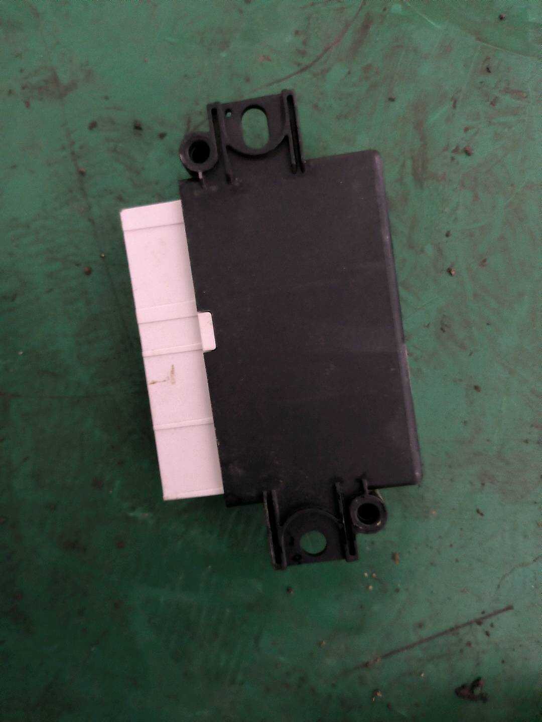 5QD919294H 倒车雷达控制电脑
