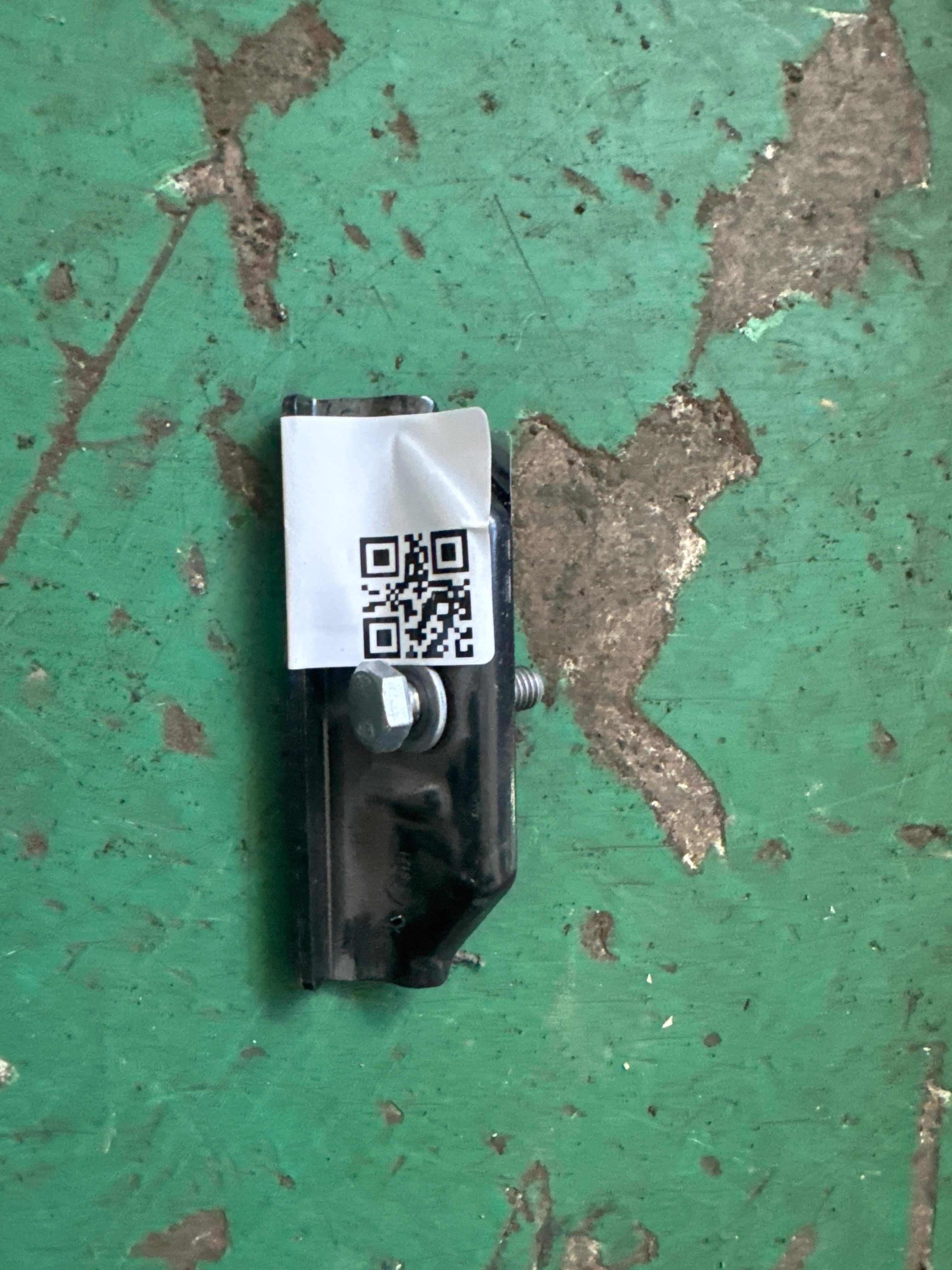 51767494869 缓冲器 盖板 后行李箱盖