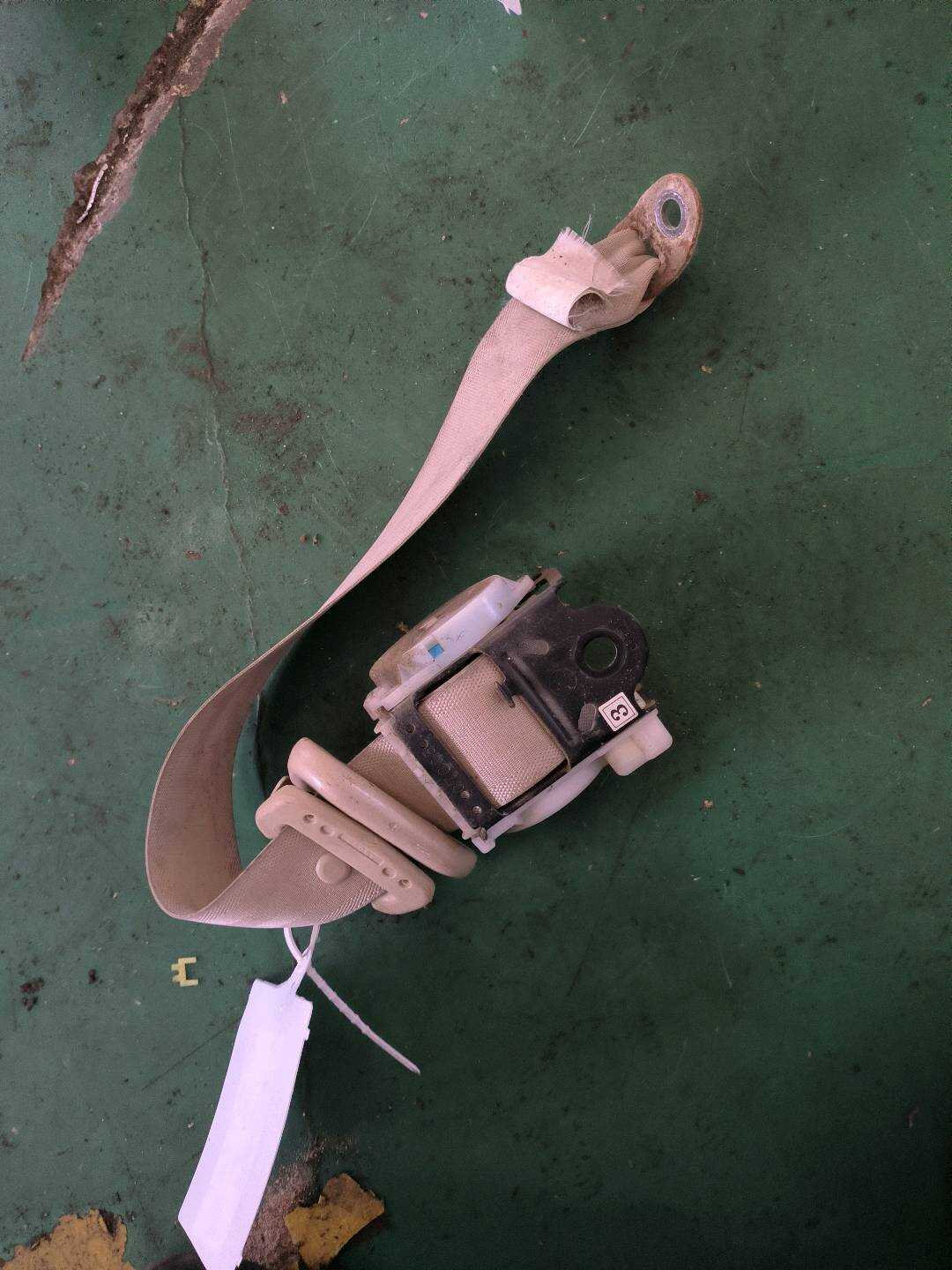 7338060180A1 后座椅安全带扣(右)