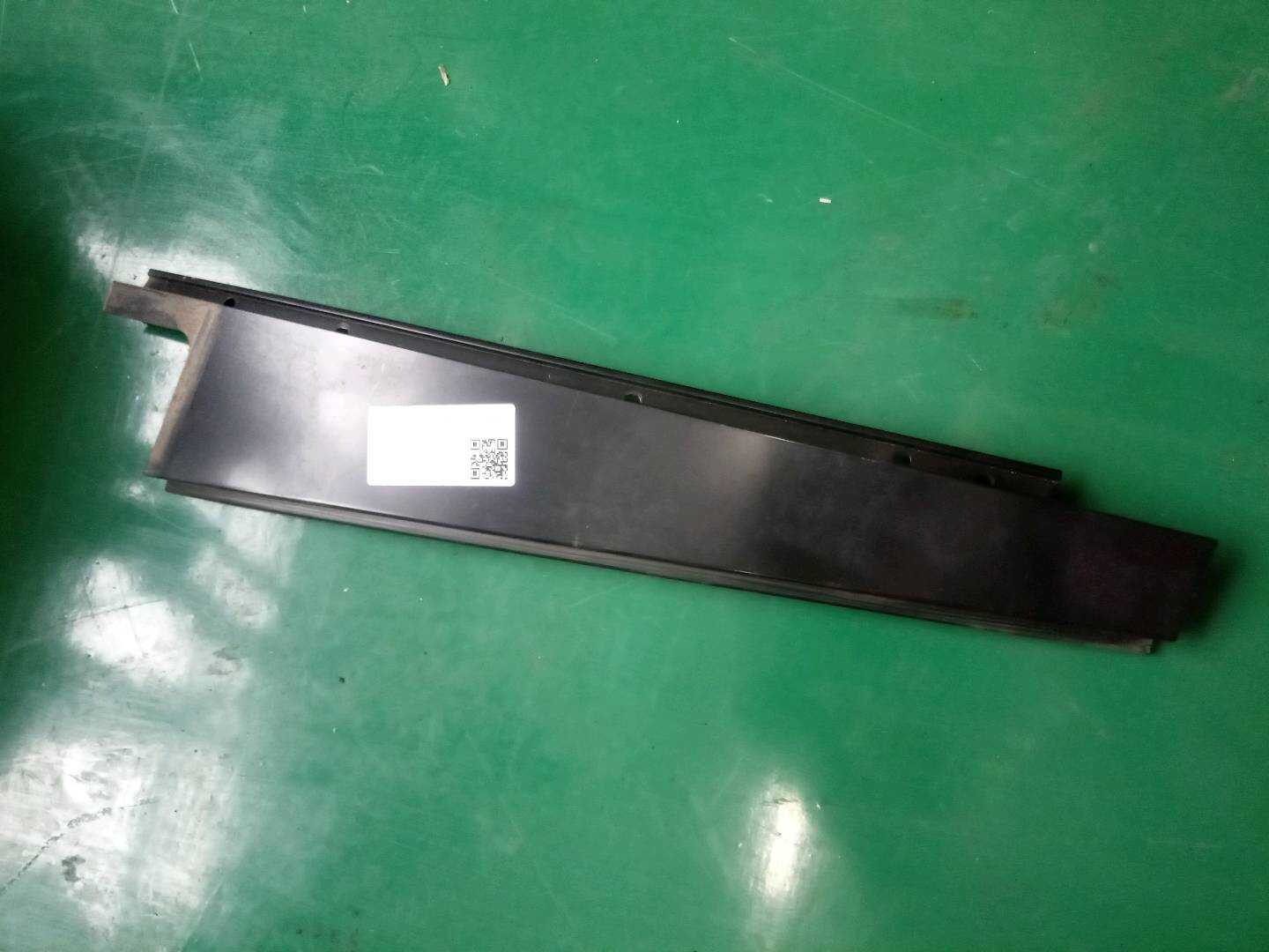 51357136956 后门窗框外饰板(右前)