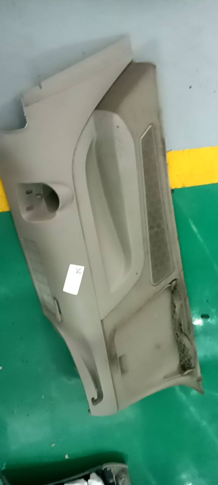 4L0863879ADTPQ 行李箱饰板（左）
