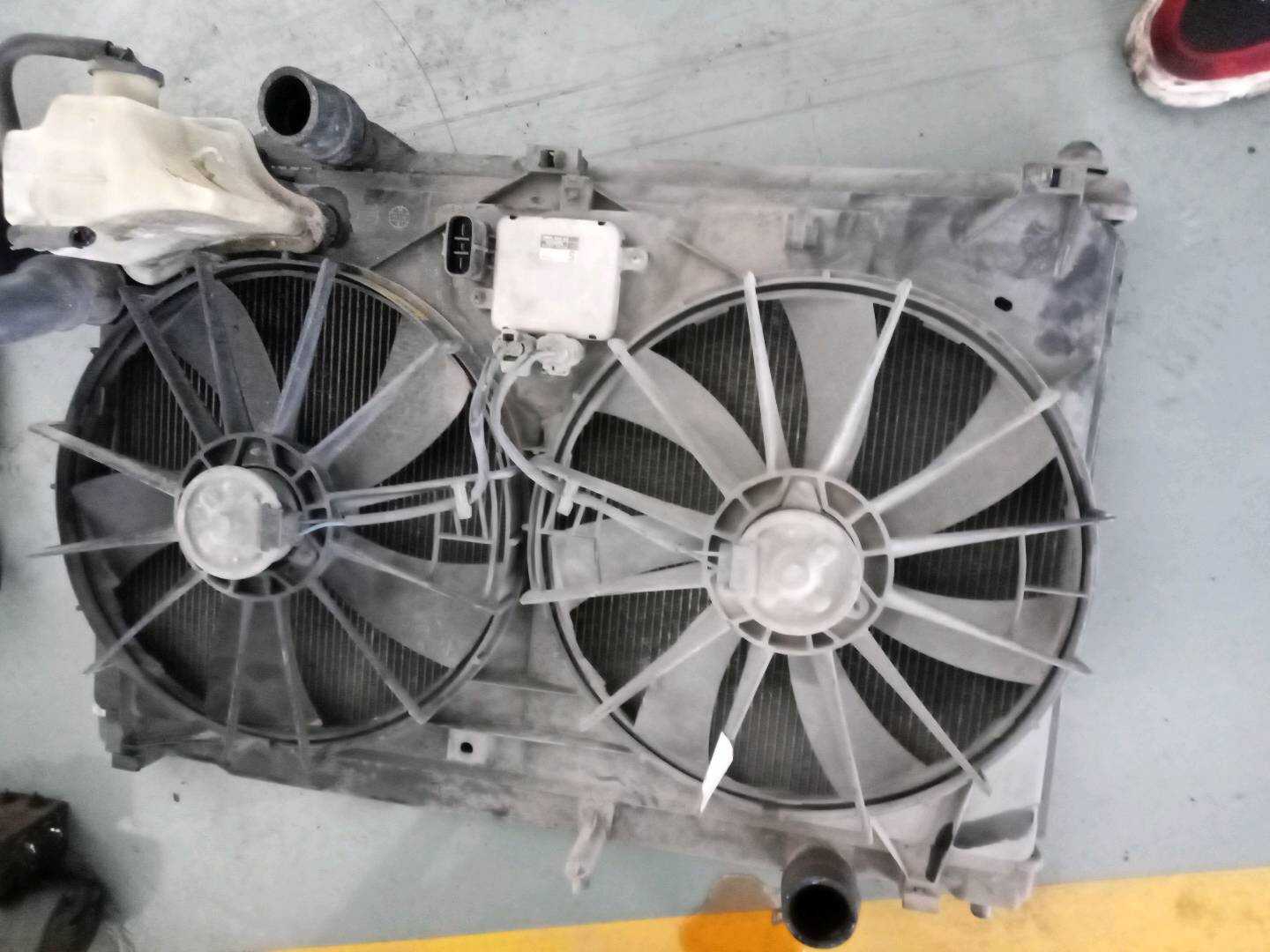 164000P090 水箱