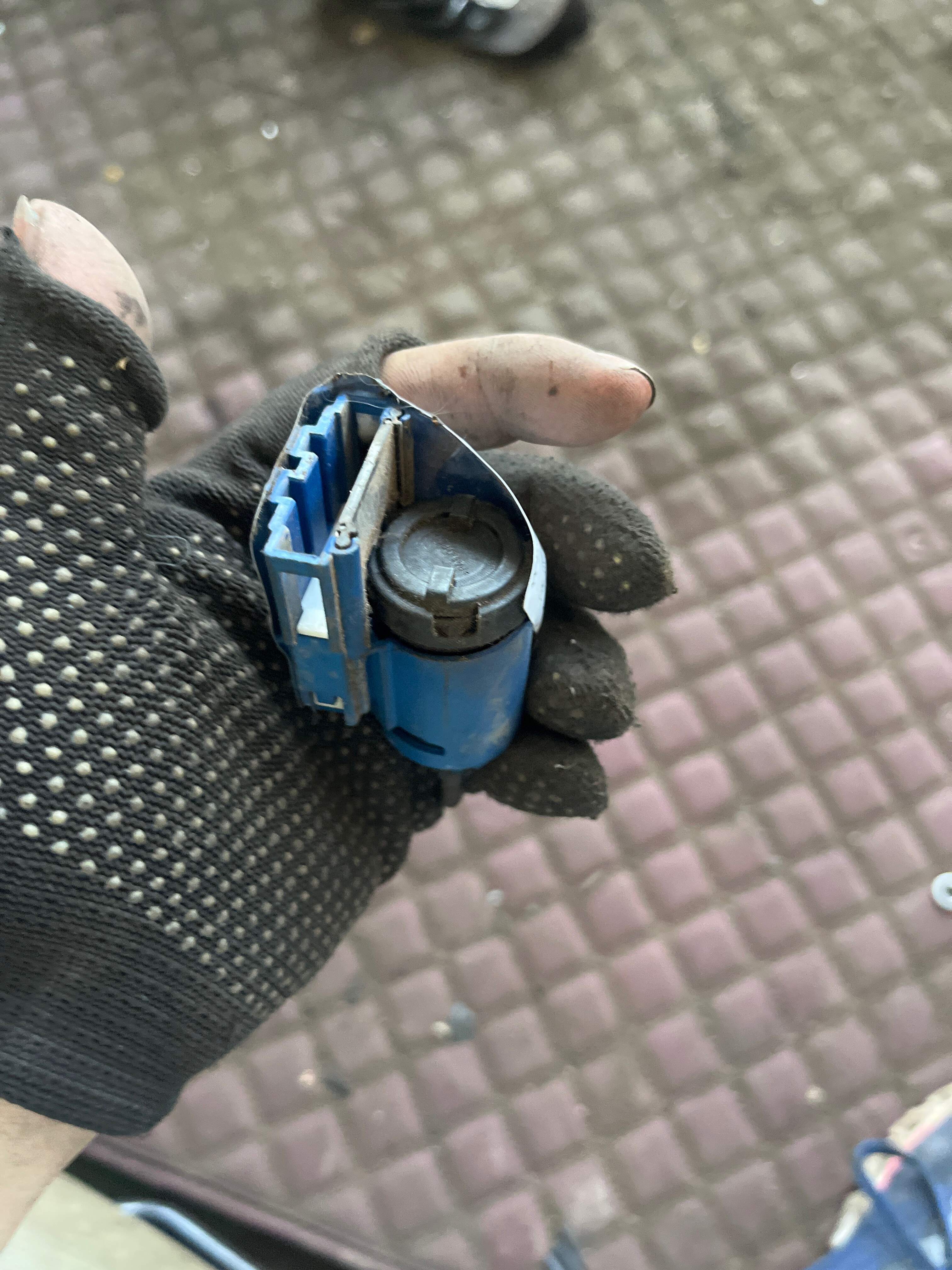 1J0927189F 离合器踏板位置传感器