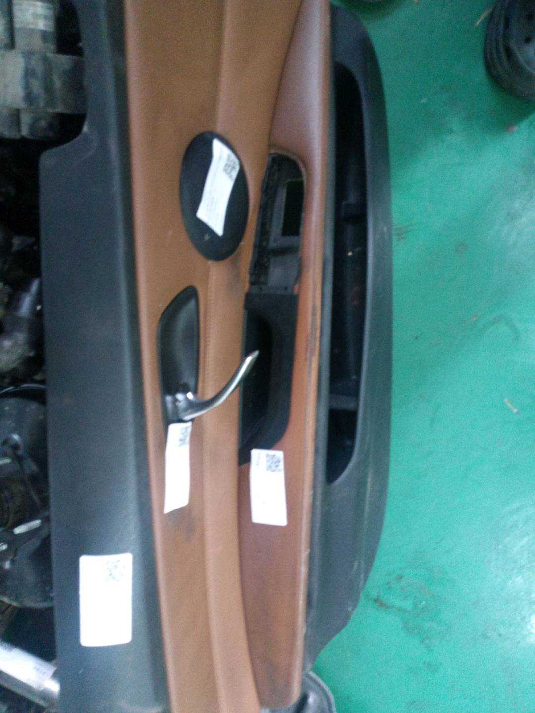 51417239669 前门扶手臂托（左）