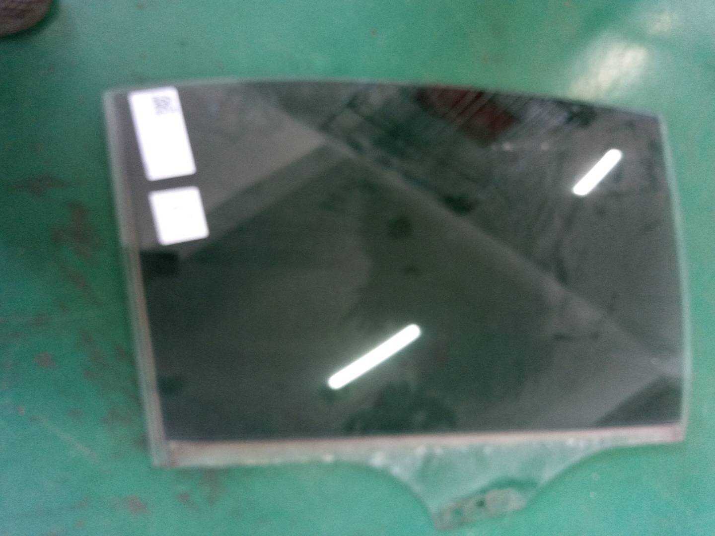 51357283496 后门玻璃(右)