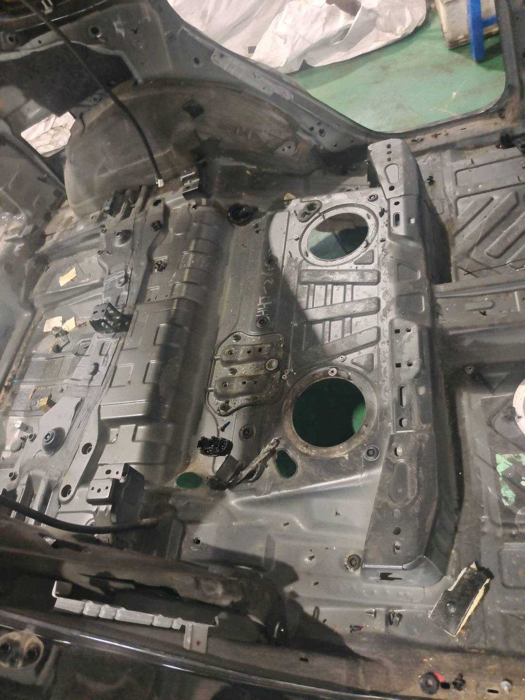95850101100GRV 后地板