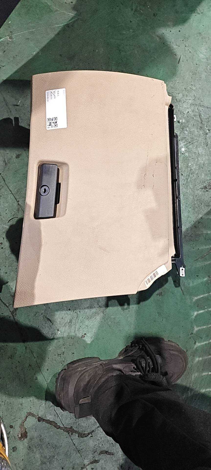 51167001262 Dashboard Glove Box