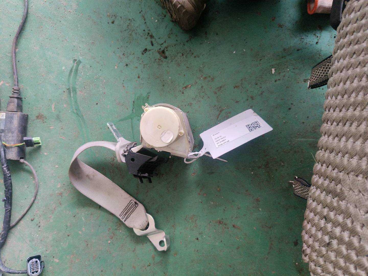 A22186020857F03 Rear Seat Center Belt