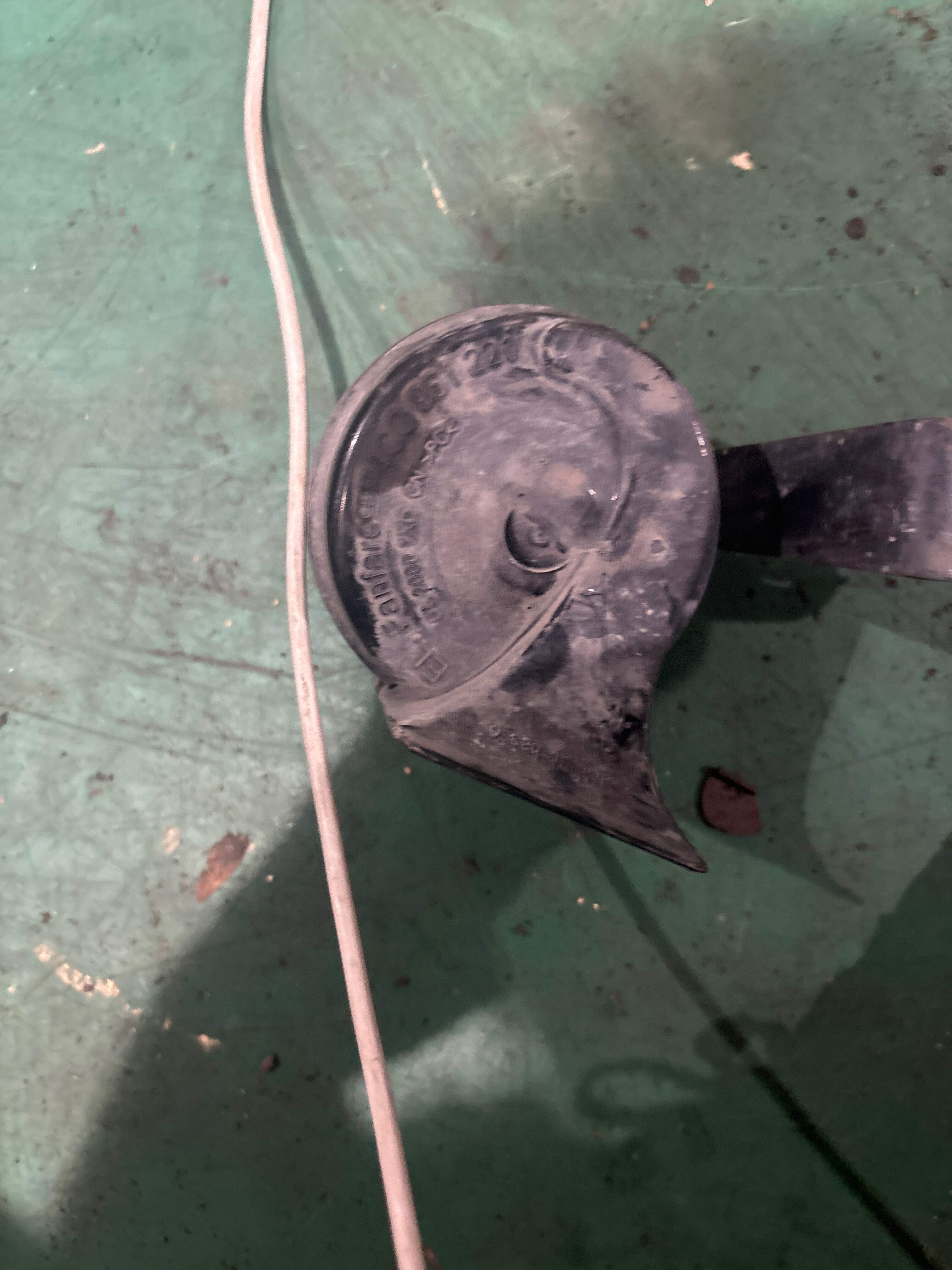 4D0951221A 低音喇叭