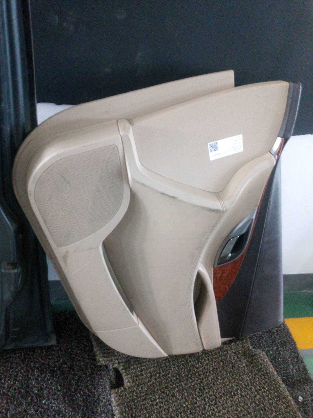 9007182 Front Door Trim Panel, Right