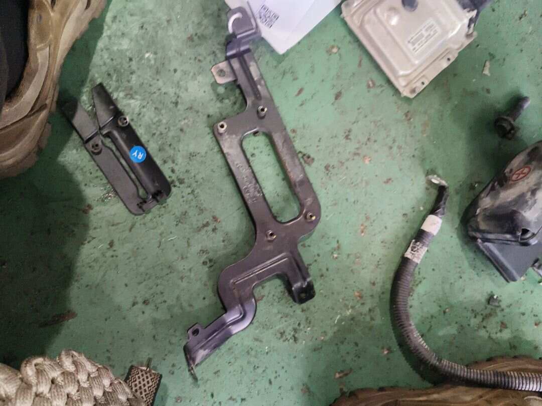 391092B310 ECU Bracket