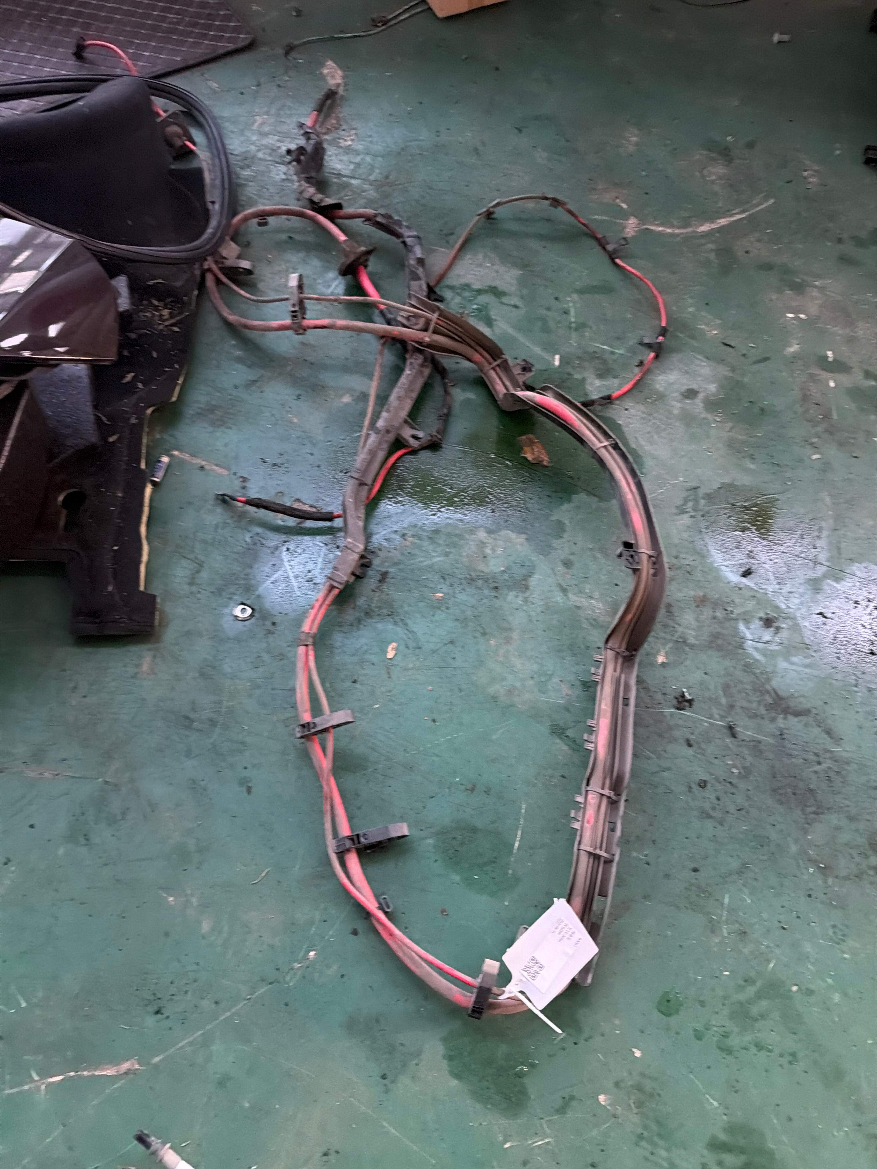 61129367661 Battery Cable (Floor)
