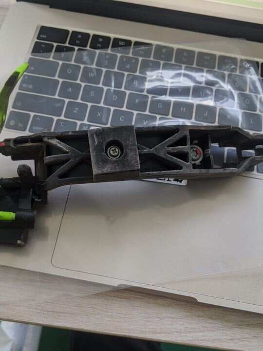 692030D160 Rear Door Outer Handle Mounting Frame, Right