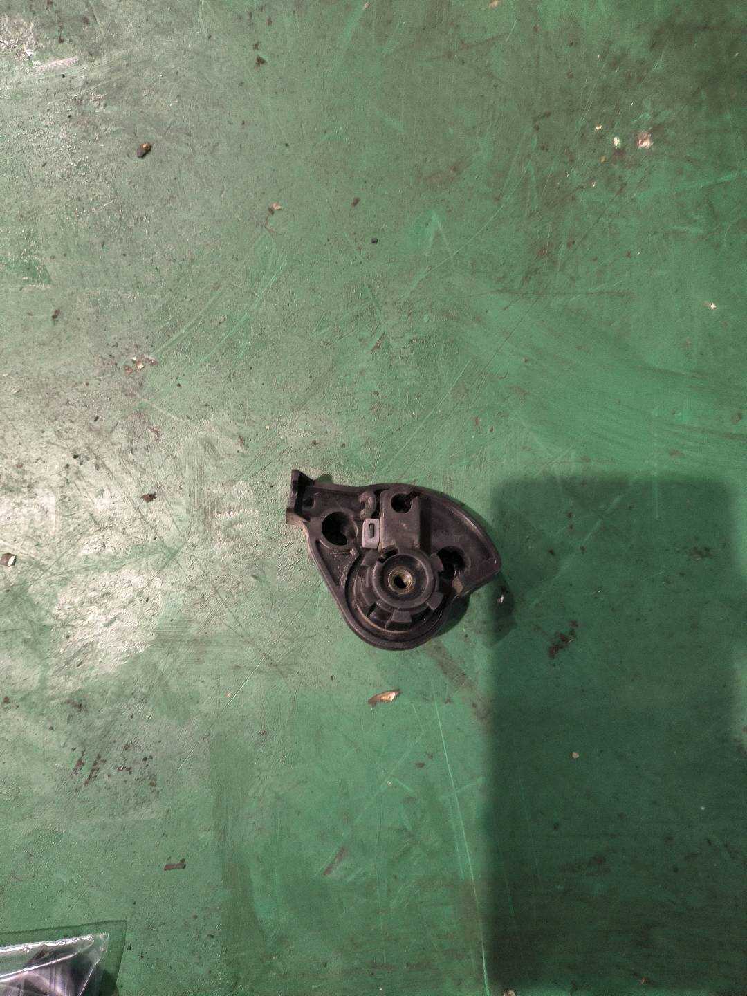 811802H000 前机盖拉线手柄底座