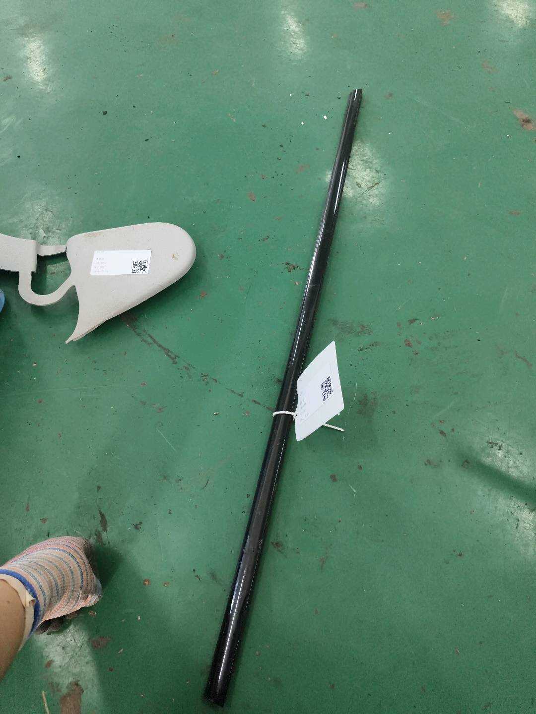 51357335692 Rear Door Window Molding (Right Outer)