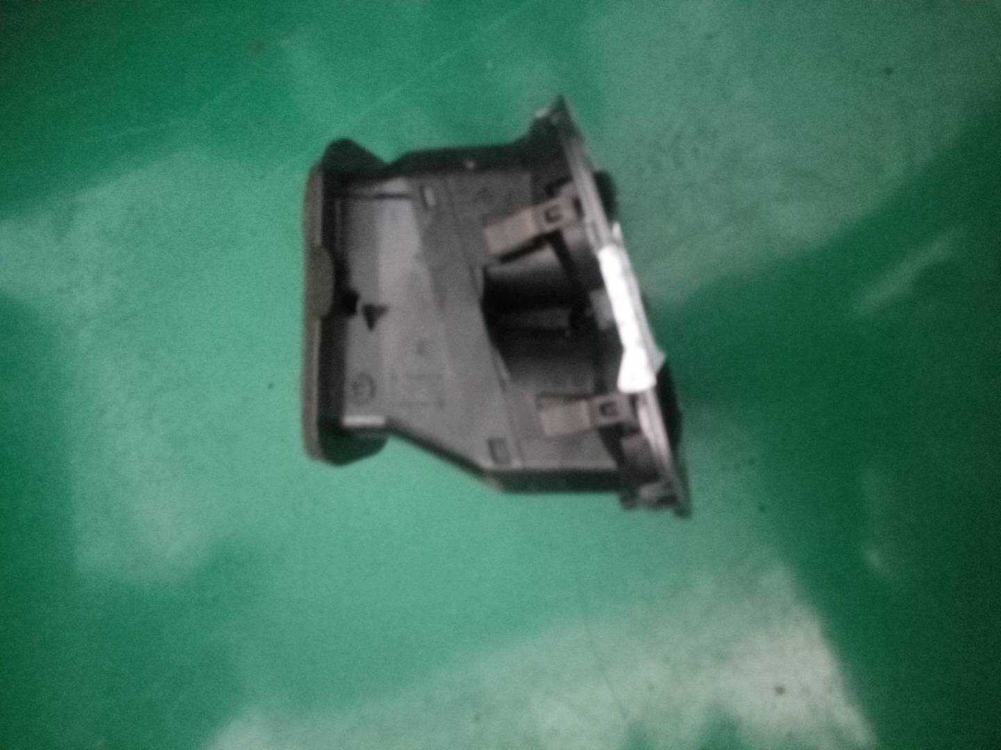 5M0819704LOBF Dashboard Vent, Right