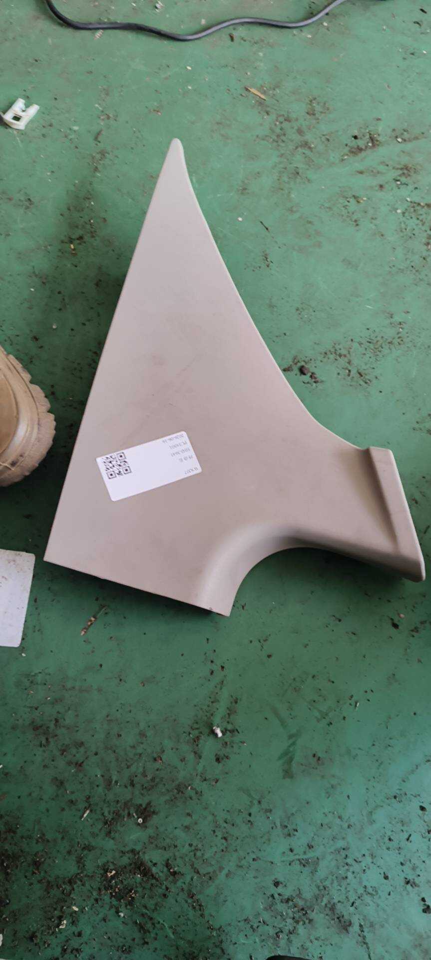 98059598DZ Rear Quarter Panel Trim, Right