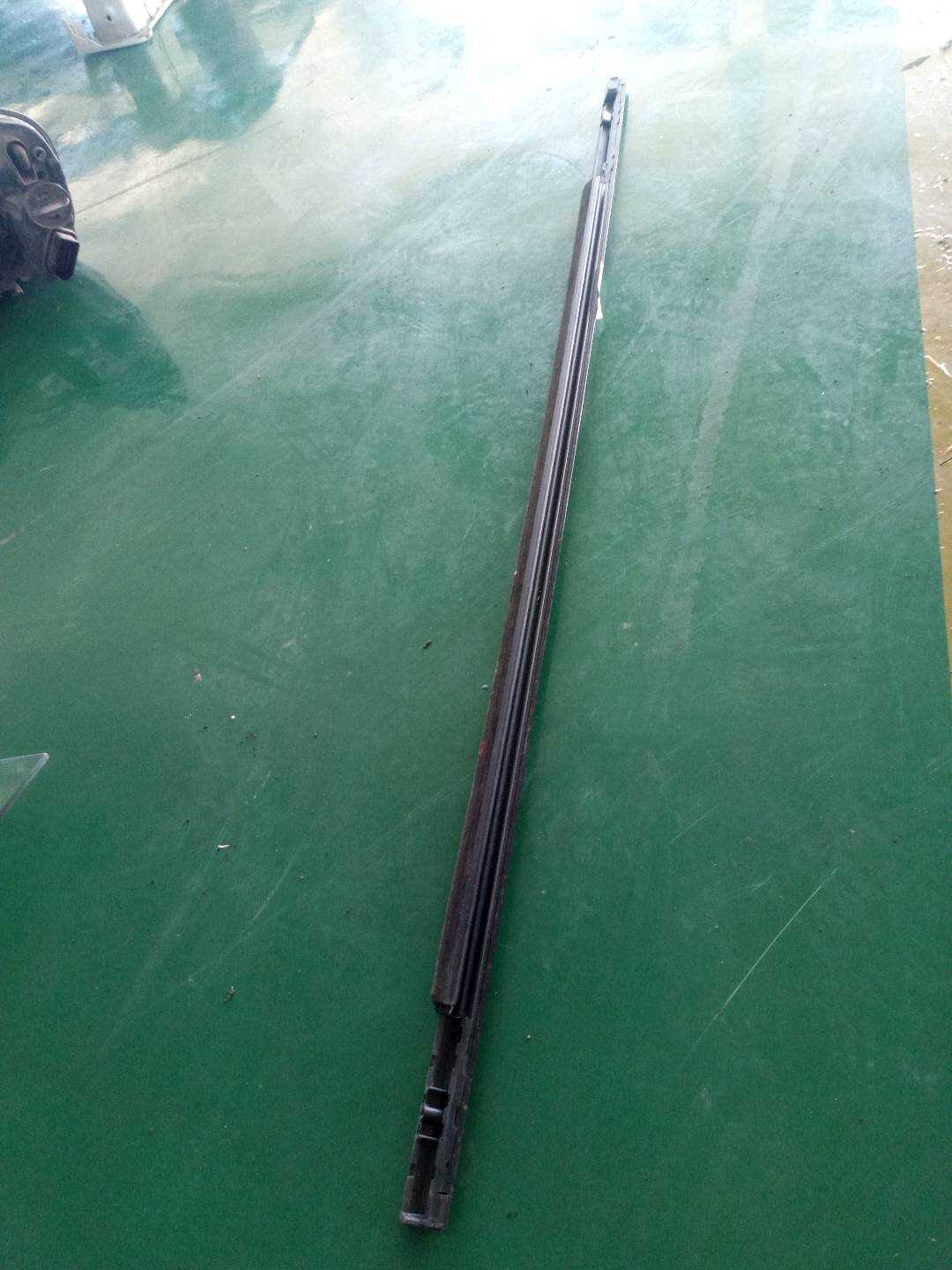 T2H46113 Rear Door Window Outer Molding, Right
