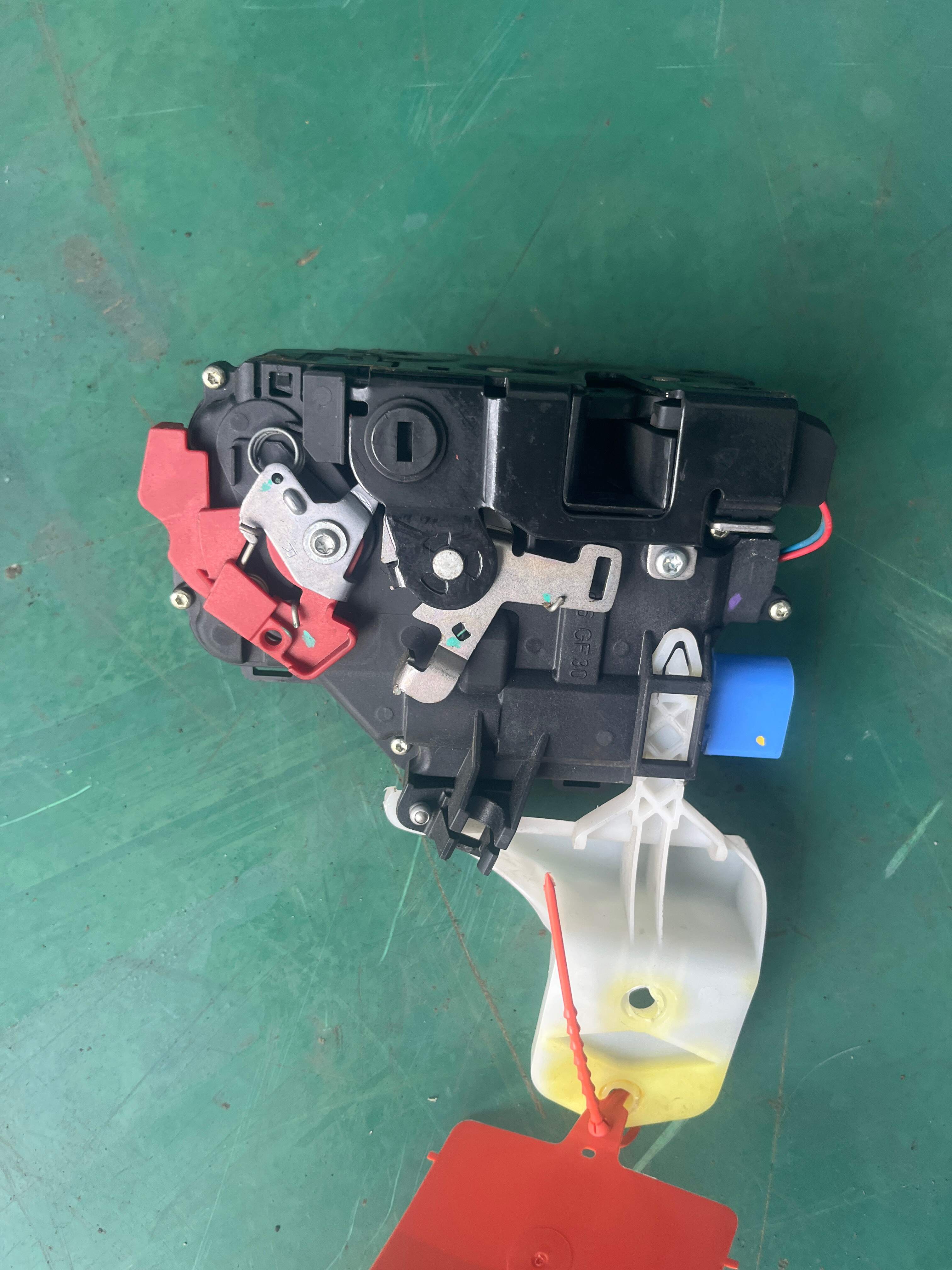 1TD839016B 后门锁总成(右)