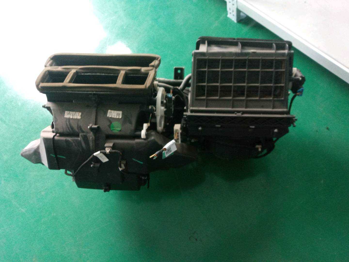 J428107010 蒸发箱总成