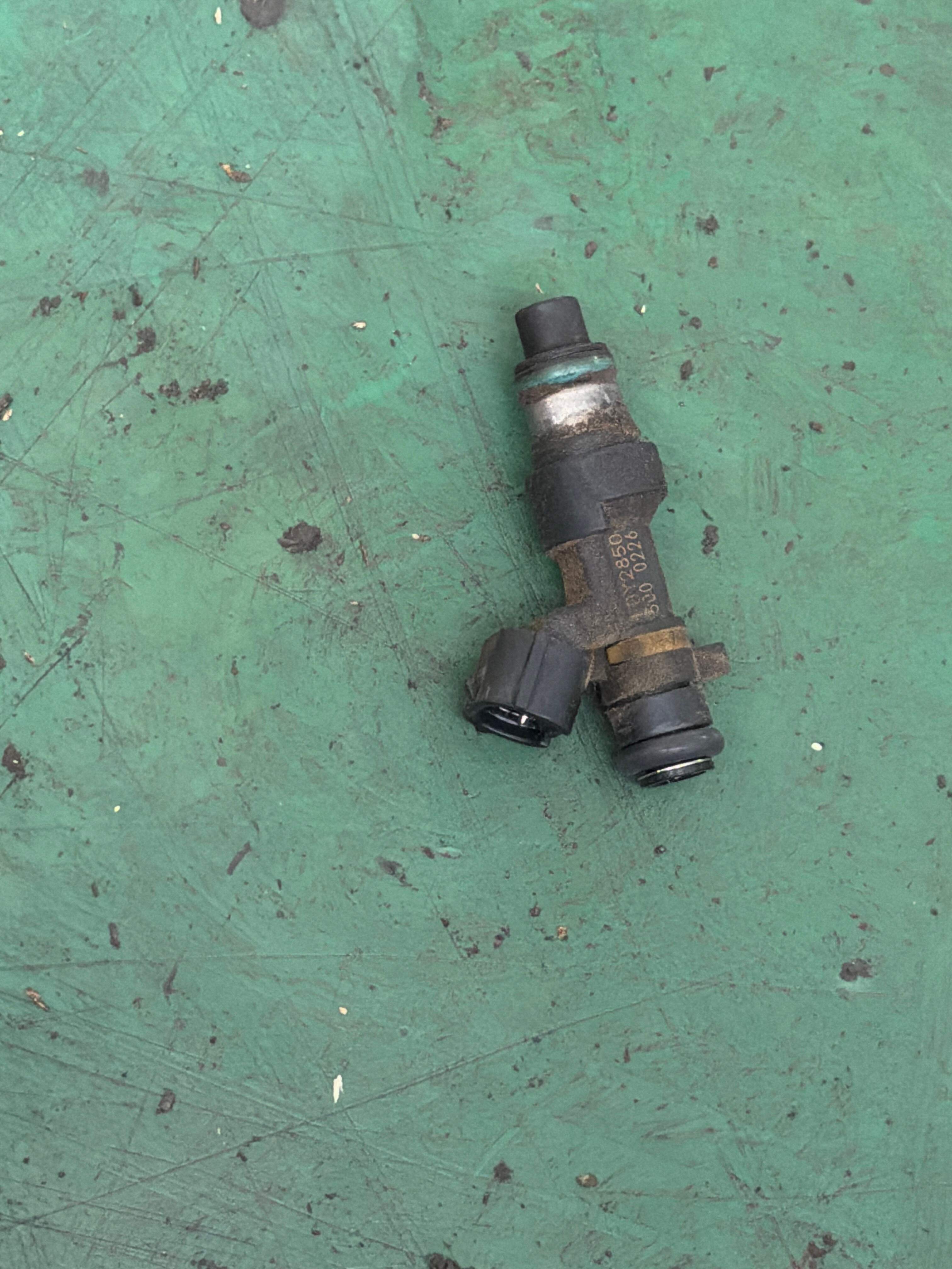 16600EN200 Fuel Injector