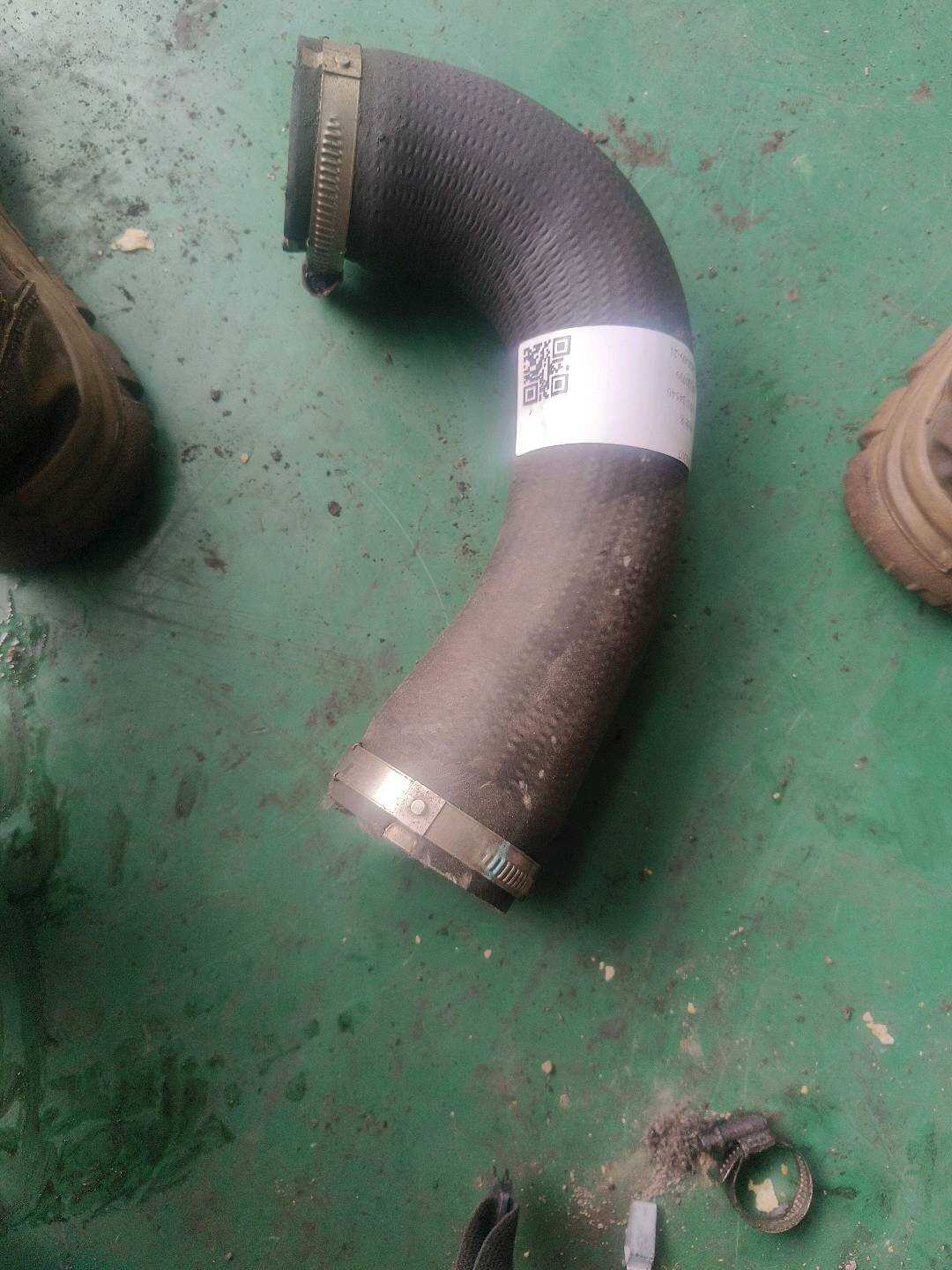 8R0145709H Pressure Hose