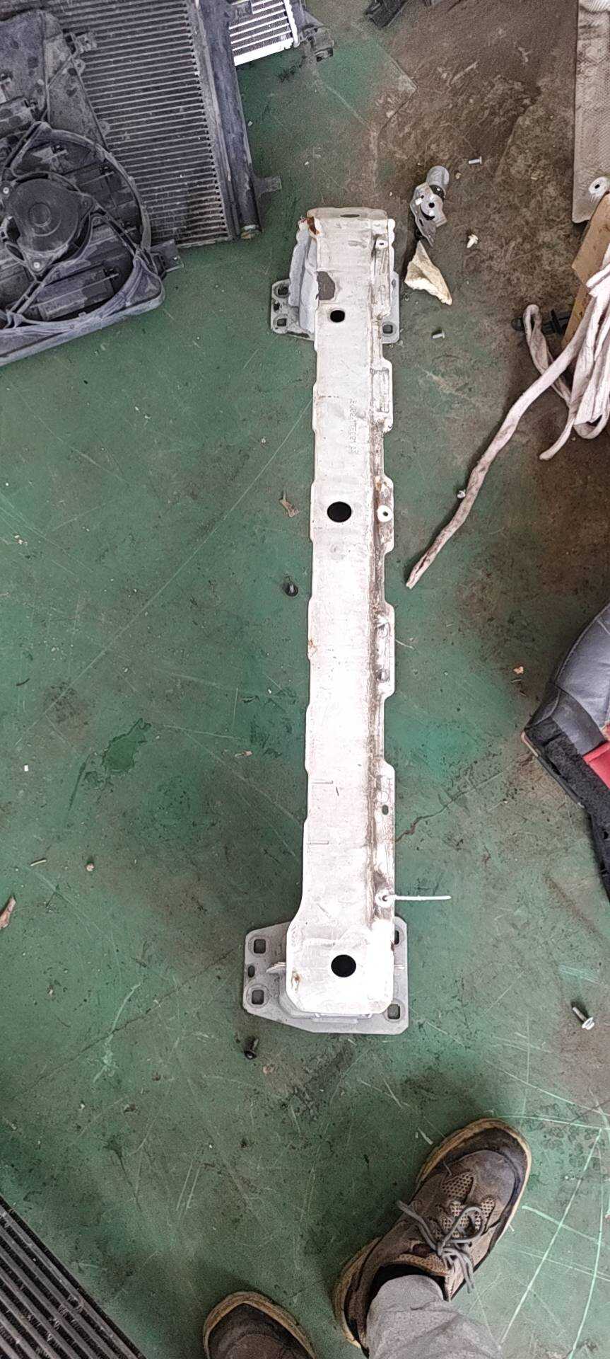 LR053187 Front Bumper Frame