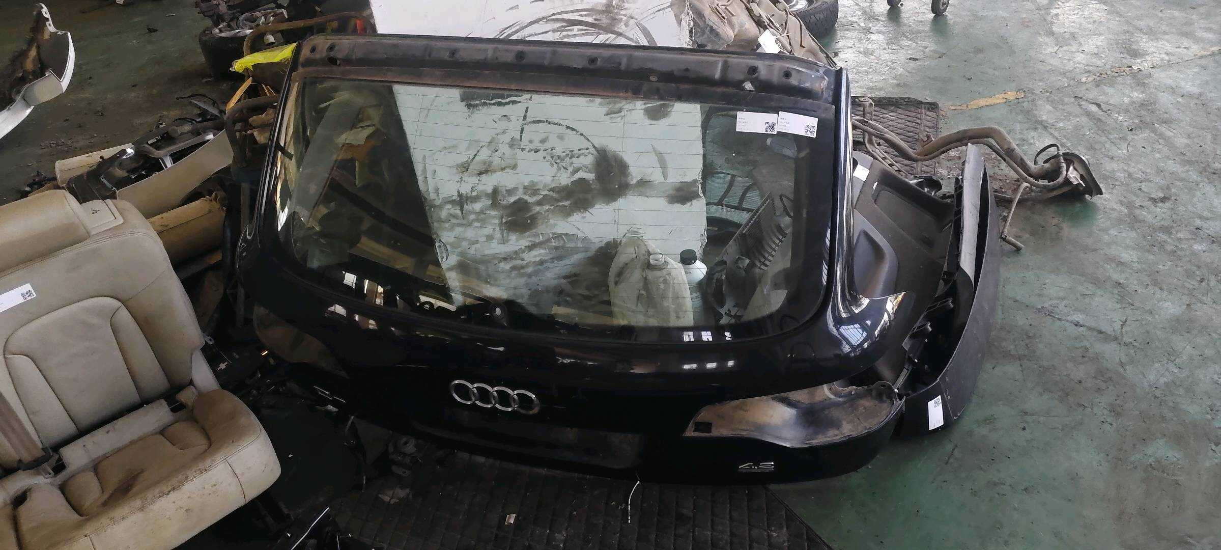 4L0845501 Rear Windshield Glass