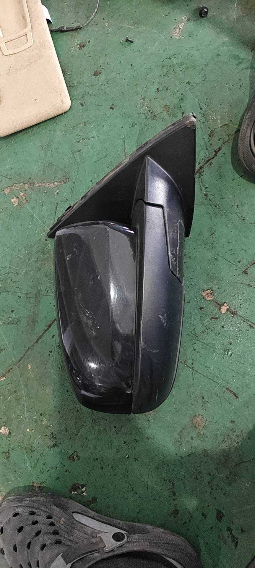 51167282722 倒车镜固定座（右）