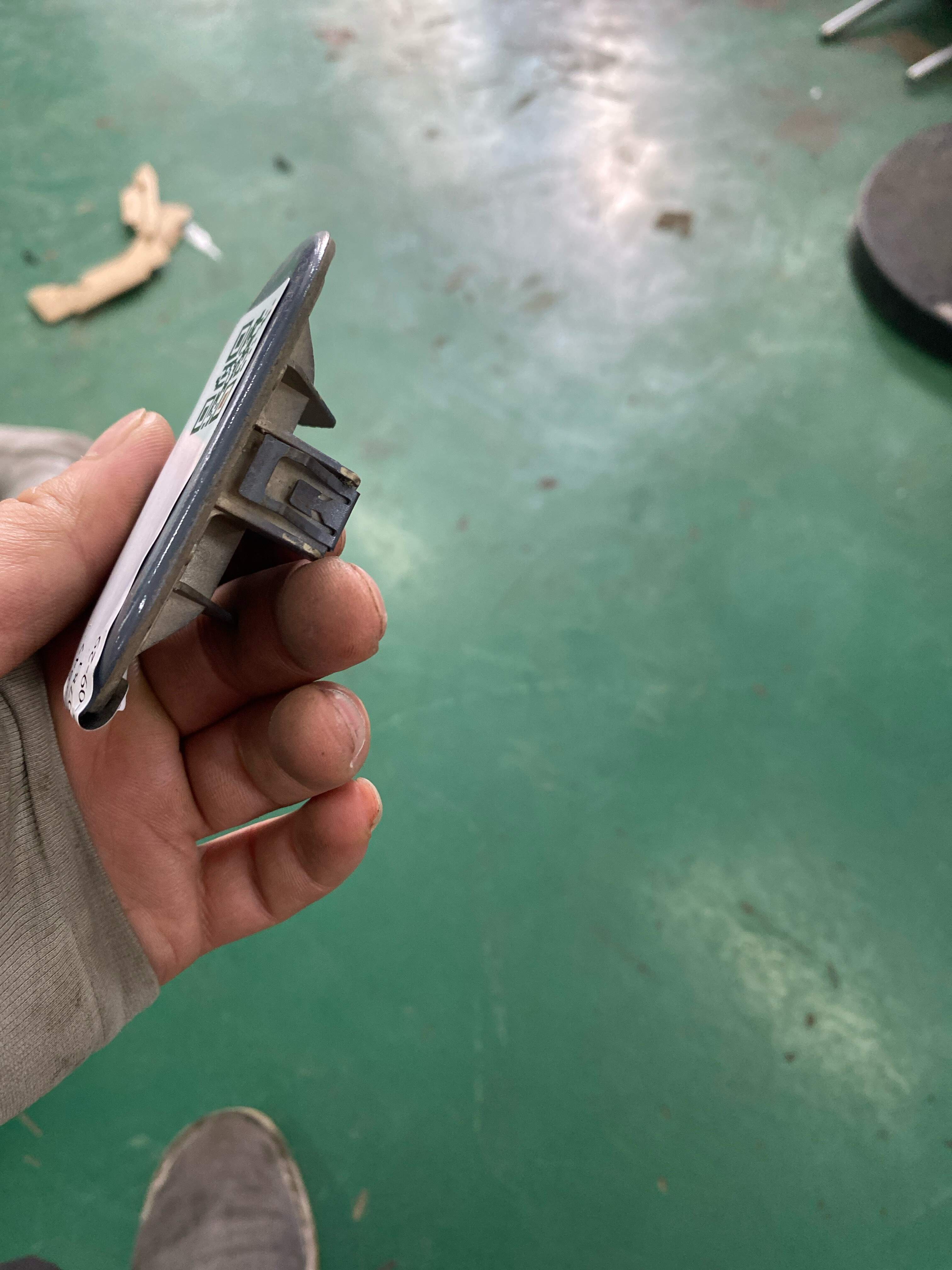 8E1867195 把手套下部件