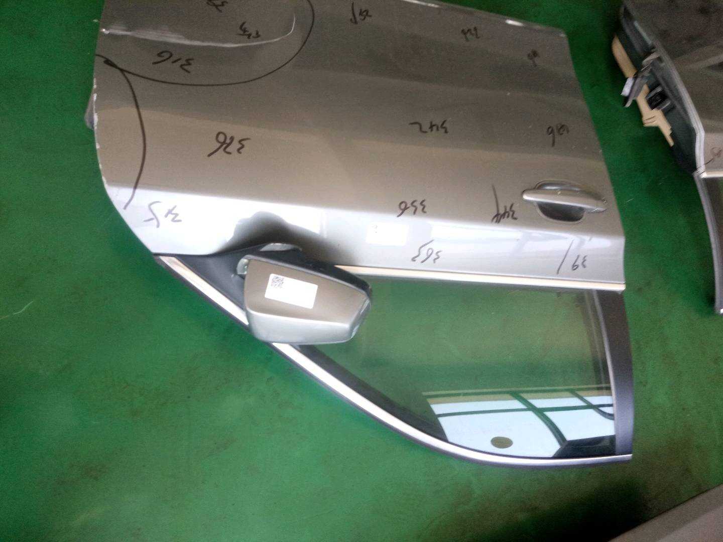 51167187432 倒车镜壳(右)