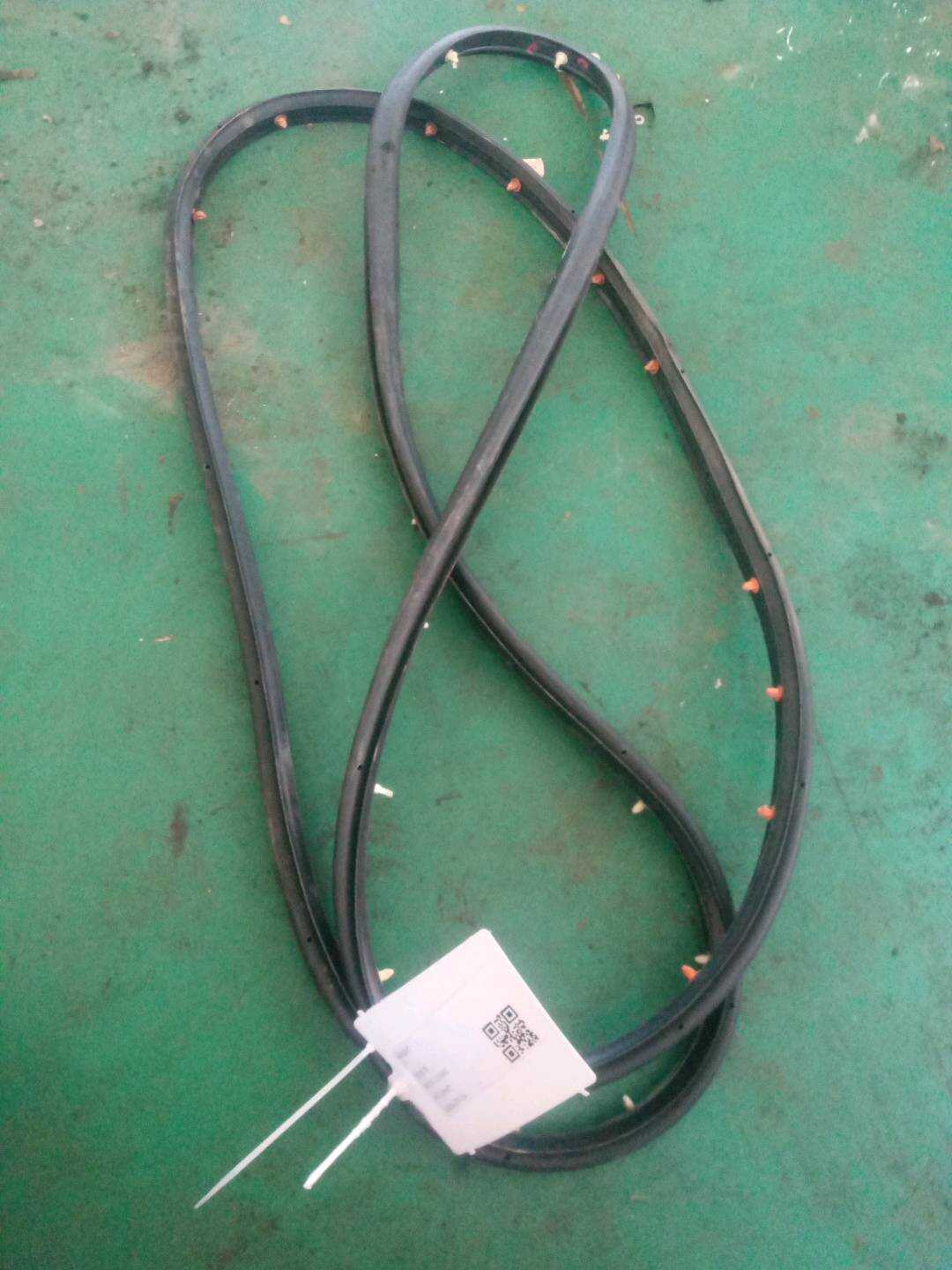 25911897 Front Door Seal Strip, Left
