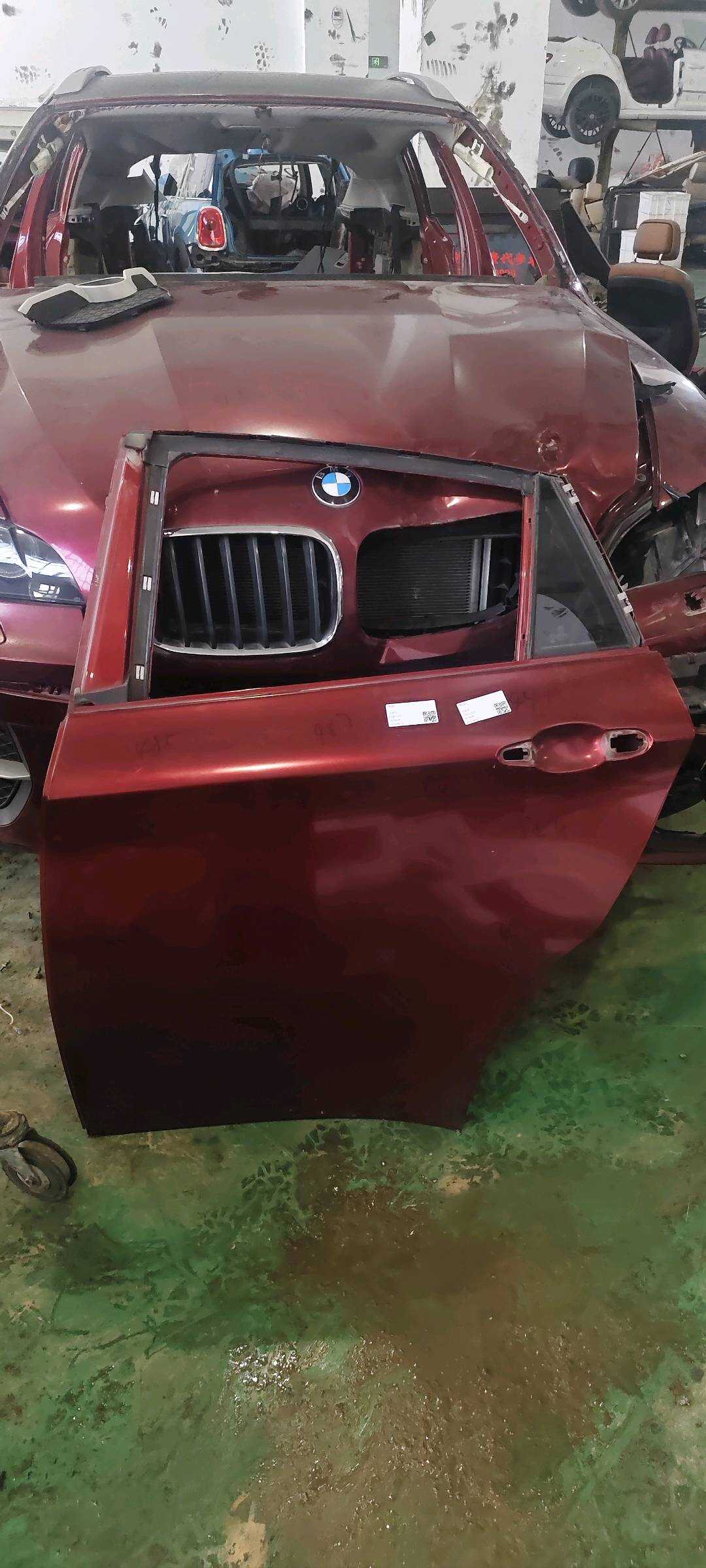 51357179683 后门三角窗玻璃(左)