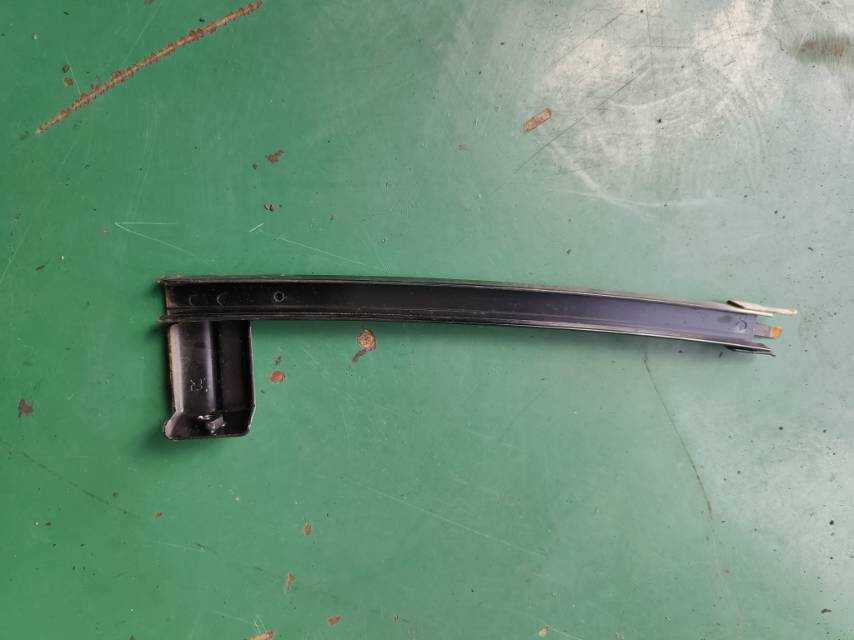 6600005331 Front Right Door Glass Rear Run Channel