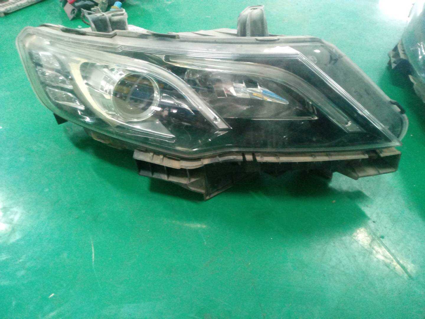 Z7004121020005B012742W 前大灯总成(右)