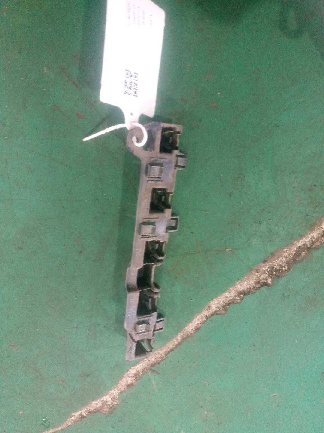 51777387341 前叶子板固定架(左下)
