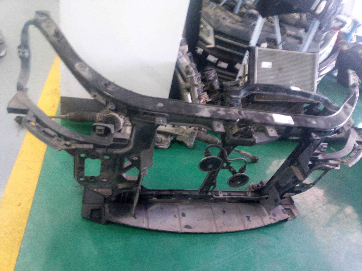 641010Q000 Radiator Support