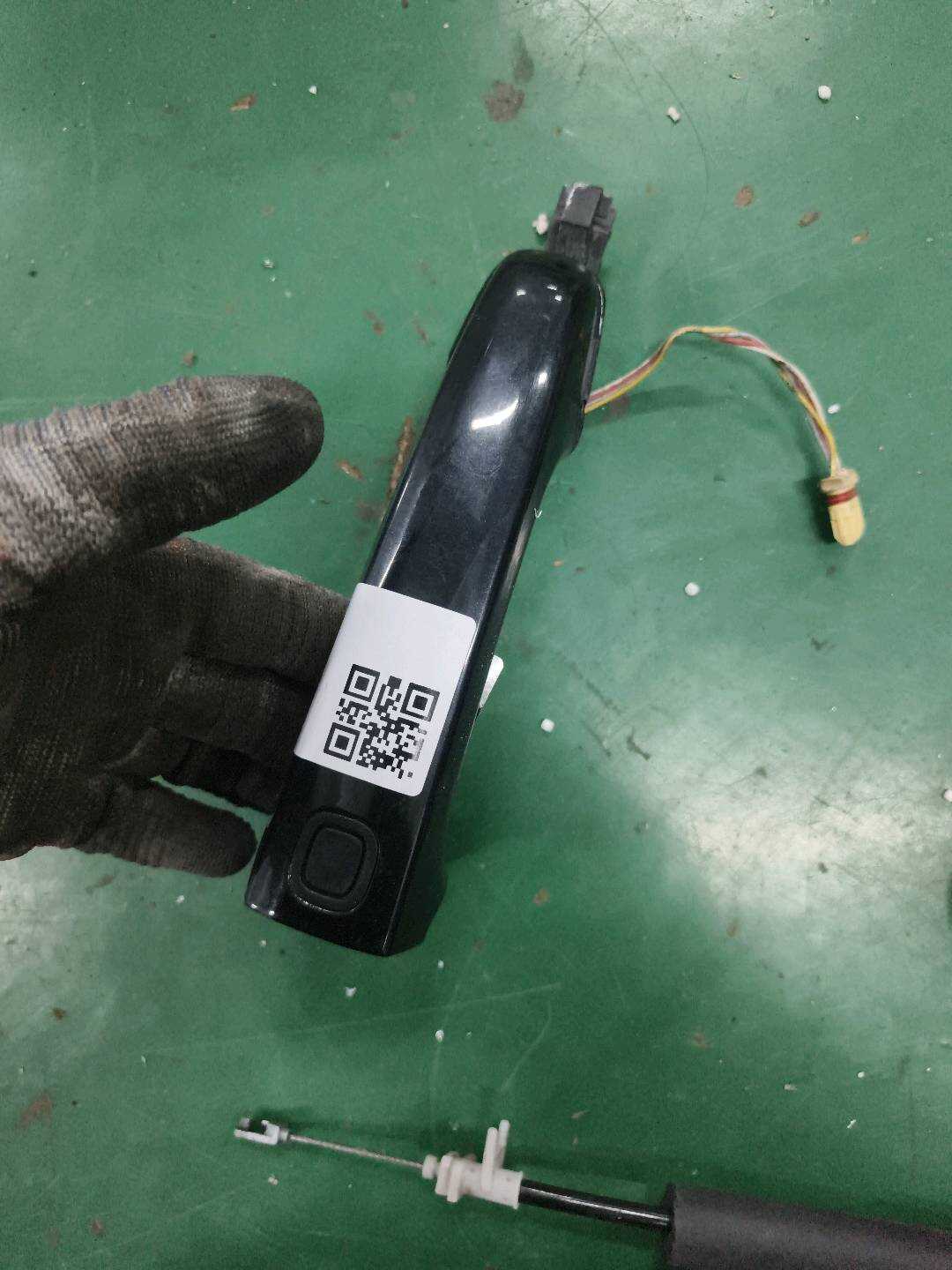 C2Z3509XXX 前门外拉手(右)